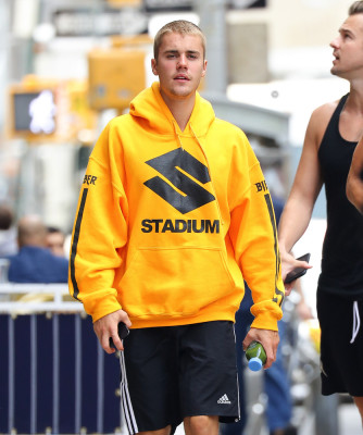 26.05 | Justin Bieber chegando no Aire Ancient Baths em Nova Iorque, NY