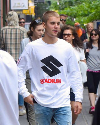 27.05 | Justin Bieber é fotografado em Soho, Nova Iorque