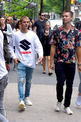 27.05 | Justin Bieber é fotografado em Soho, Nova Iorque