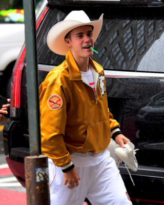 30.05 | Justin Bieber é fotografado em Nova Iorque