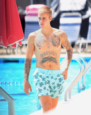 06.01 | Justin Bieber em um clube em Nova Iorque, NY