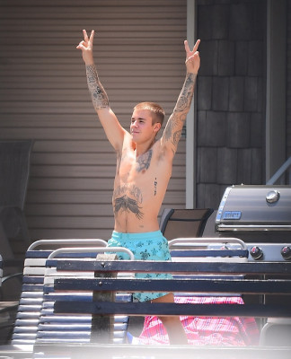 06.01 | Justin Bieber em um clube em Nova Iorque, NY