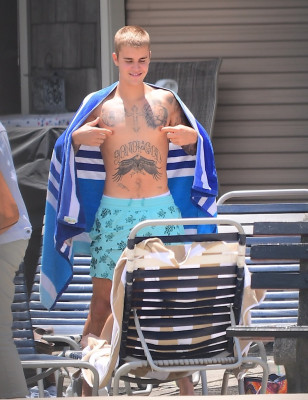 06.01 | Justin Bieber em um clube em Nova Iorque, NY