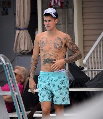06.01 | Justin Bieber em um clube em Nova Iorque, NY