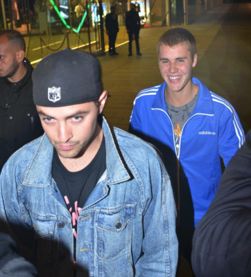 06.05 | Justin Bieber deixando o Australasian Bar & Restaurant em Manchester, Inglaterra