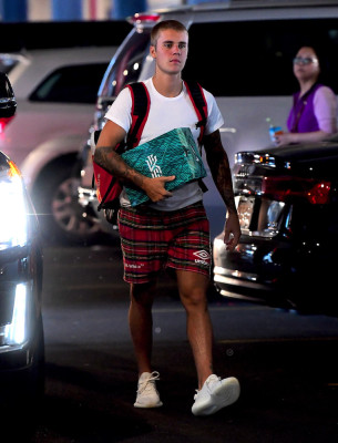 06.01 | Justin Bieber chegando em uma academia em Nova Iorque, NY