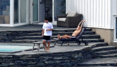 06.09 | Justin Bieber é fotografado em Estocolmo, Suécia