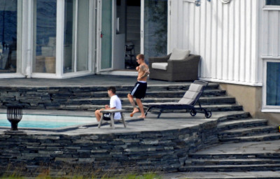 06.09 | Justin Bieber é fotografado em Estocolmo, Suécia