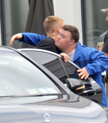 22.06 | Justin Bieber é fotografado em Kildare, Irlanda