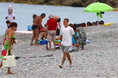 24.06 | Justin Bieber na praia em Nice, França