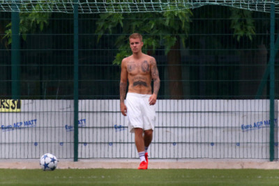 24.06 | Justin Bieber jogando bola em Nice, França
