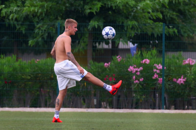 24.06 | Justin Bieber jogando bola em Nice, França