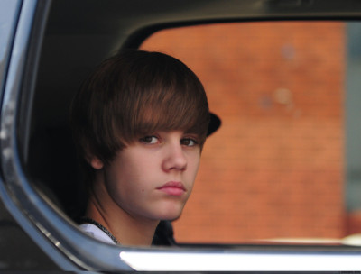 20.07 | Justin Bieber chegando no Nokia Theatre, em Los Angeles