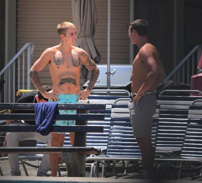 06.01 | Justin Bieber é fotografado em Nova Iorque, NY
