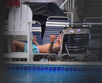 06.01 | Justin Bieber é fotografado em Nova Iorque, NY