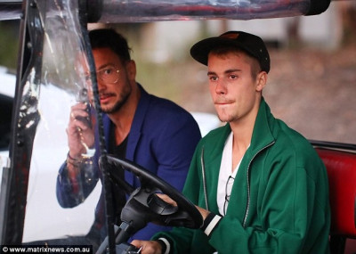07.04 | Justin Bieber chegando à conferência da igreja Hillsong em Sydney, Austrália