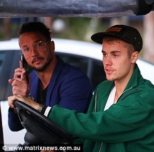 07.04 | Justin Bieber chegando à conferência da igreja Hillsong em Sydney, Austrália