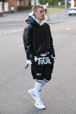 07.05 | Justin Bieber é fotografado em Sydney, Austrália