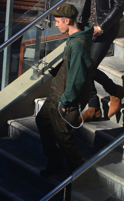 07.06 | Justin Bieber é fotografado pelas ruas em Sydney, Austrália