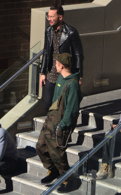 07.06 | Justin Bieber é fotografado pelas ruas em Sydney, Austrália