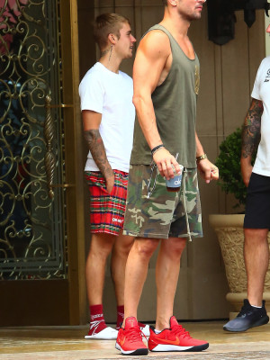 19.07 | Justin Bieber é fotografado em Beverly Hills, CA