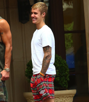 19.07 | Justin Bieber é fotografado em Beverly Hills, CA