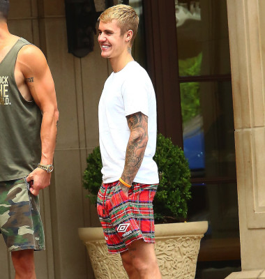 19.07 | Justin Bieber é fotografado em Beverly Hills, CA