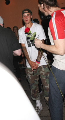20.07 | Justin Bieber deixando o Warwick em Los Angeles, CA