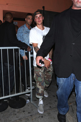 20.07 | Justin Bieber deixando o Warwick em Los Angeles, CA