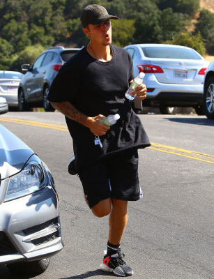 23.07 | Justin Bieber com a modelo Audreyana Michelle em Los Angeles, CA
