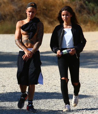 23.07 | Justin Bieber com a modelo Audreyana Michelle em Los Angeles, CA
