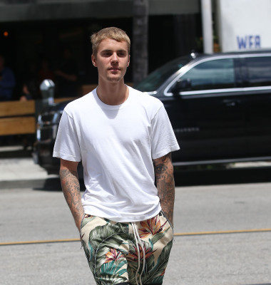 25.07 | Justin Bieber em Beverly Hills, Califórnia