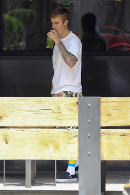 25.07 | Justin Bieber em Beverly Hills, Califórnia