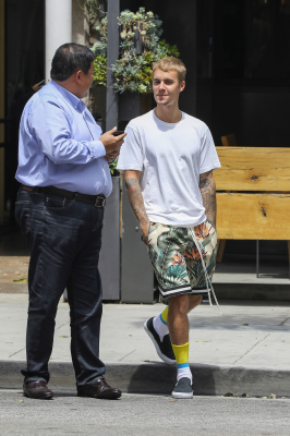 25.07 | Justin Bieber em Beverly Hills, Califórnia