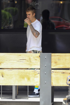 25.07 | Justin Bieber em Beverly Hills, Califórnia