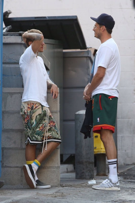 25.07 | Justin Bieber no Mastro’s Steakhouse em Beverly Hills, Califórnia