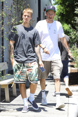 26.07 | Justin Bieber é visto pelas ruas de Los Angeles, CA