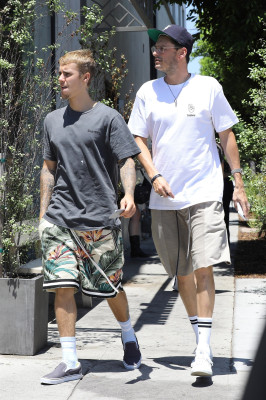 26.07 | Justin Bieber é visto pelas ruas de Los Angeles, CA
