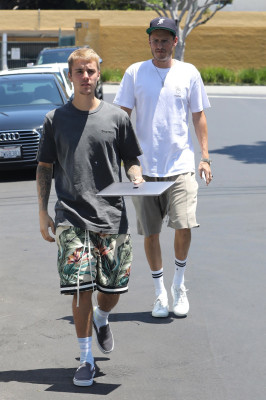 26.07 | Justin Bieber é visto pelas ruas de Los Angeles, CA