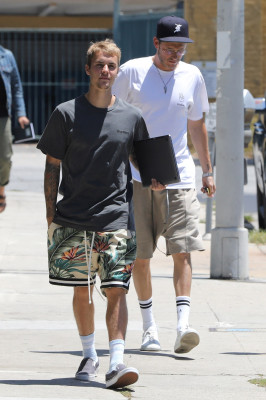 26.07 | Justin Bieber é visto pelas ruas de Los Angeles, CA