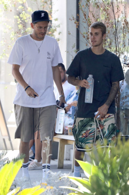 26.07 | Justin Bieber é visto pelas ruas de Los Angeles, CA