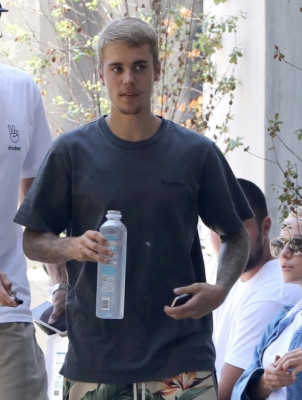 26.07 | Justin Bieber é visto pelas ruas de Los Angeles, CA