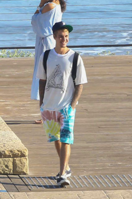 28.07 | Justin Bieber é fotografado em Malibu, na Califórnia