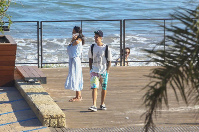 28.07 | Justin Bieber é fotografado em Malibu, na Califórnia