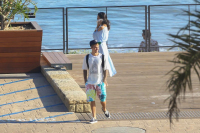 28.07 | Justin Bieber é fotografado em Malibu, na Califórnia