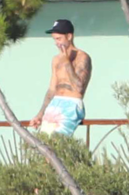 28.07 | Justin Bieber no hotel em Malibu, Califórnia