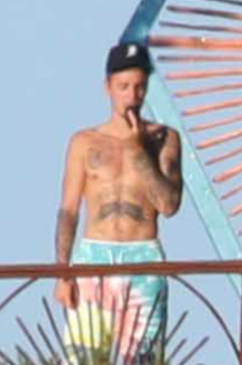 28.07 | Justin Bieber no hotel em Malibu, Califórnia