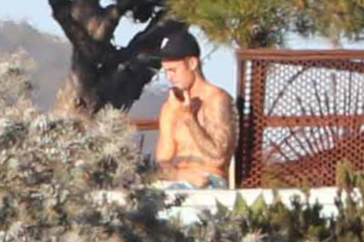 28.07 | Justin Bieber no hotel em Malibu, Califórnia