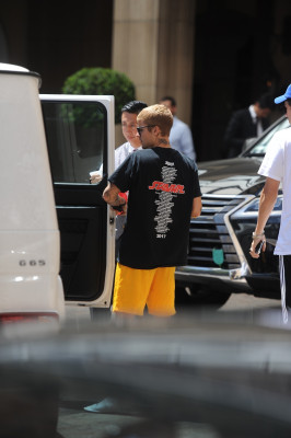 08.01 | Justin Bieber no hotel Montage em Beverly Hills, CA