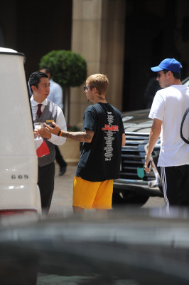 08.01 | Justin Bieber no hotel Montage em Beverly Hills, CA